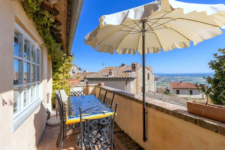 Charming Tuscan Getaway - Cortona, Italy
