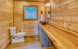 Luxury Mountain and Lake View Cabin - Blue Ridge, Georgia