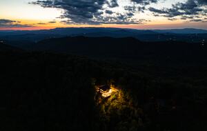 Luxury Mountain and Lake View Cabin - Blue Ridge, Georgia