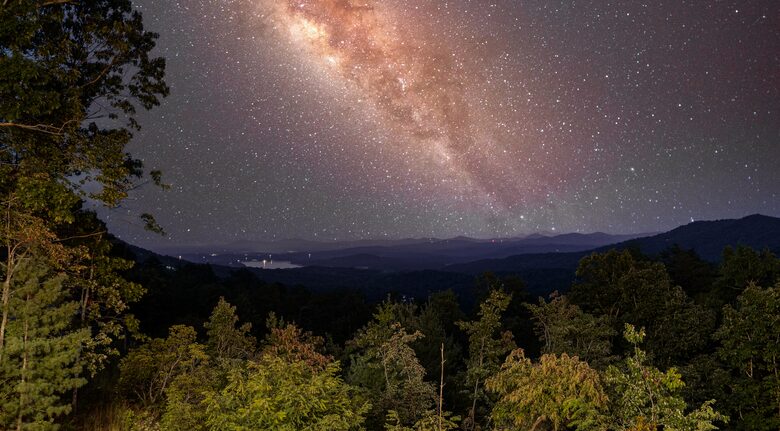 Luxury Mountain and Lake View Cabin - Blue Ridge, Georgia