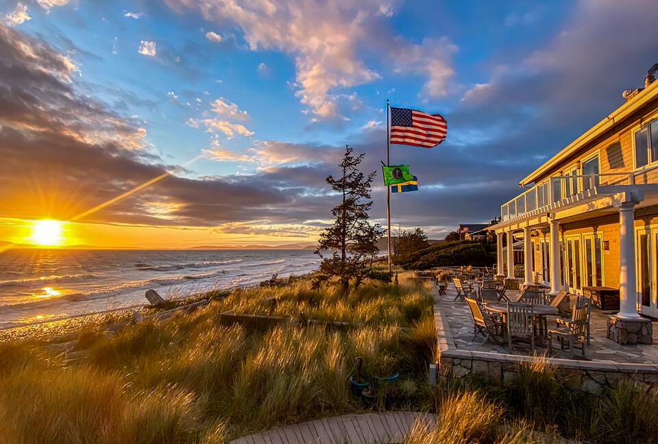 Oak Harbor Pacific Northwest Waterfront Compound - Oak Harbor, Washington