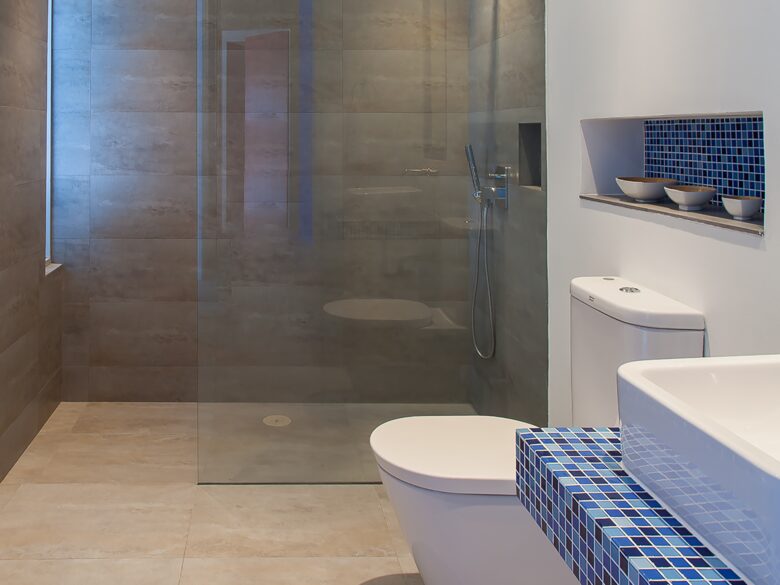 The blue bedroom bathroom