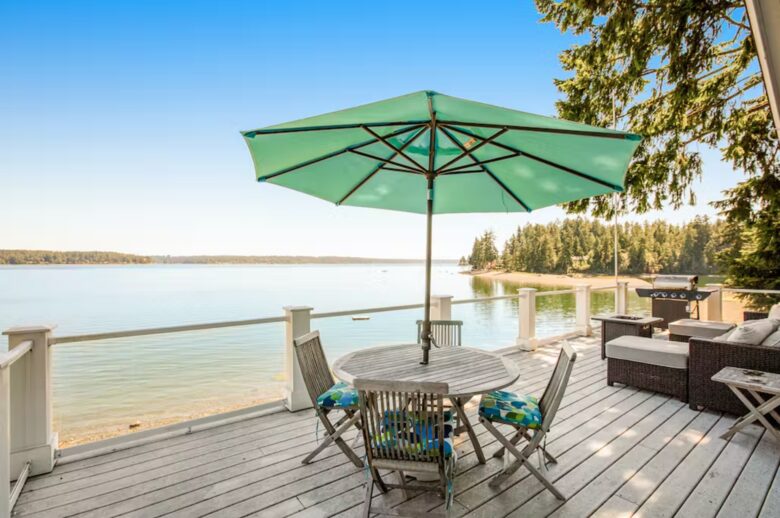 Sound of Sight Bayfront Stunner - Allyn, Washington