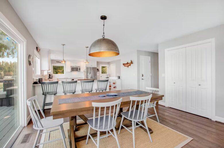Sound of Sight Bayfront Stunner - Allyn, Washington