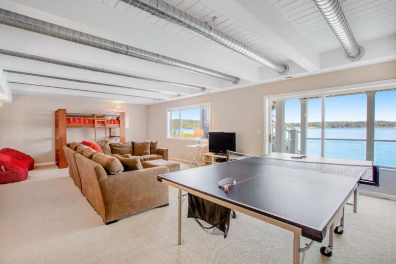 Sound of Sight Bayfront Stunner - Allyn, Washington