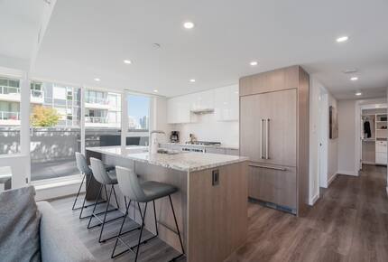 Quintess Collection - The Richards - Vancouver, Canada