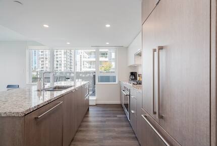Quintess Collection - The Richards - Vancouver, Canada