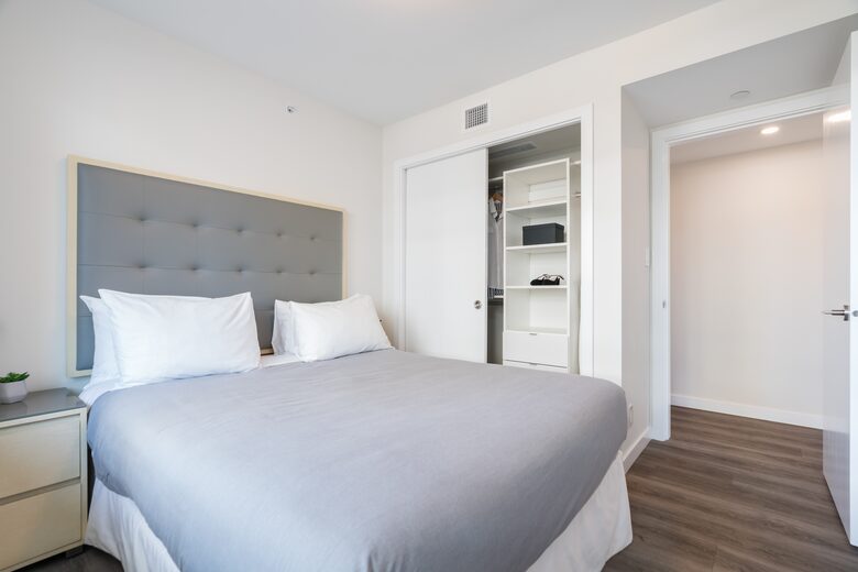 Quintess Collection - The Richards - Vancouver, Canada