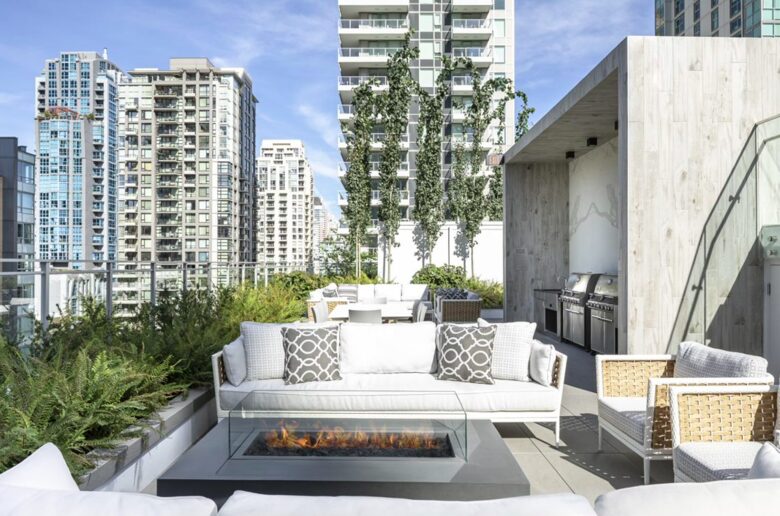 Quintess Collection - The Richards - Vancouver, Canada