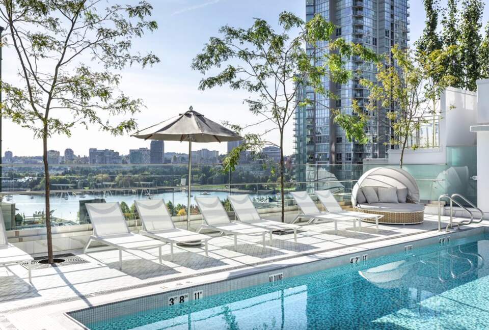 Quintess Collection - The Richards - Vancouver, Canada