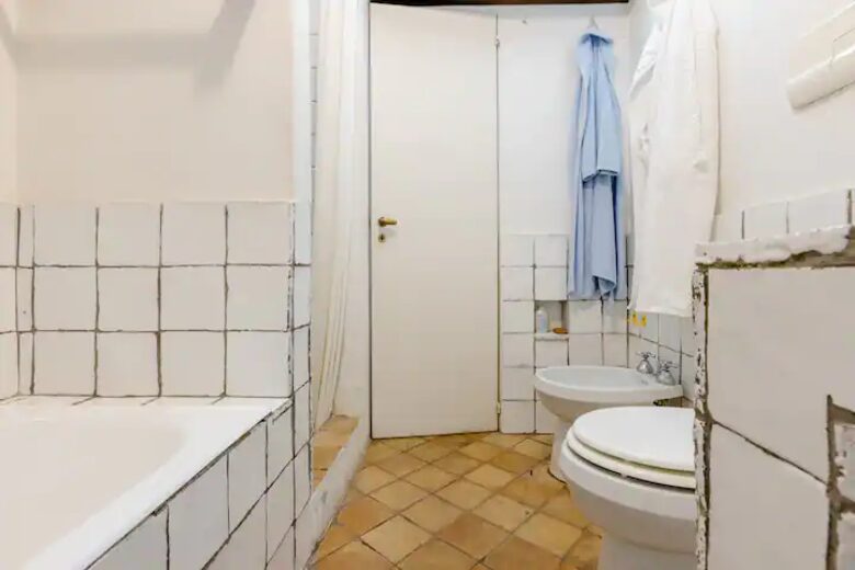 Double Bedroom's Bathroom