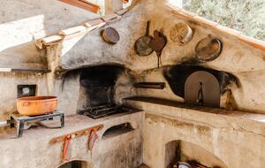 Detail of the woden oven