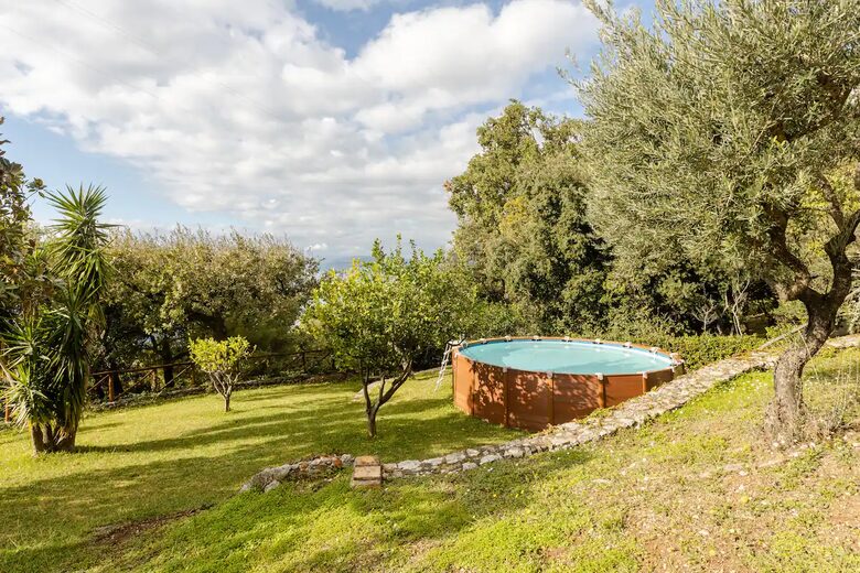 Garden with Swimming Pool