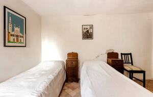Double Bedroom with single beds