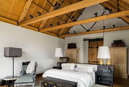 Master  room.  King bed.