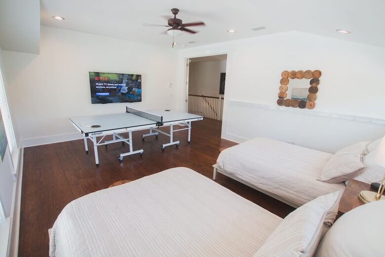 30-A house one mile from beach and Seaside - Seagrove Beach, Florida