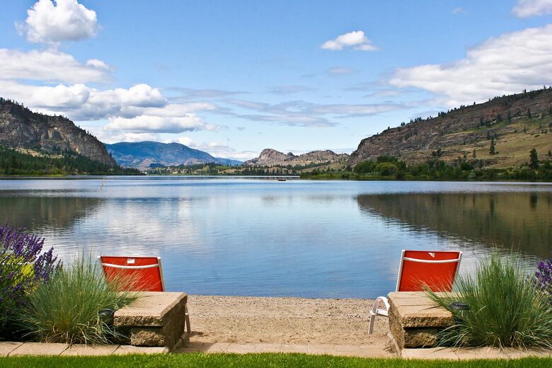 Wine Country Lakeside Retreat with private beach, rock climbing, wine tours, and more | Four Residences - Oliver, Canada