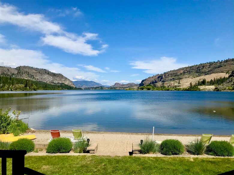 Wine Country Lakeside Retreat with private beach, rock climbing, wine tours, and more | Four Residences - Oliver, Canada