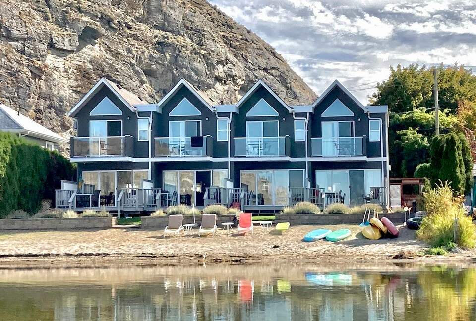 Wine Country Lakeside Retreat with private beach, rock climbing, wine tours, and more | Four Residences - Oliver, Canada
