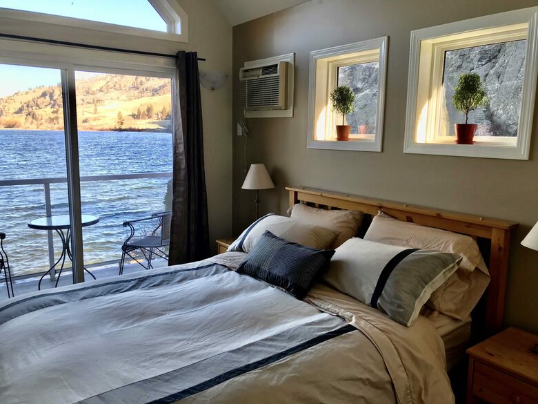 Wine Country Lakeside Retreat with private beach, rock climbing, wine tours, and more | Four Residences - Oliver, Canada