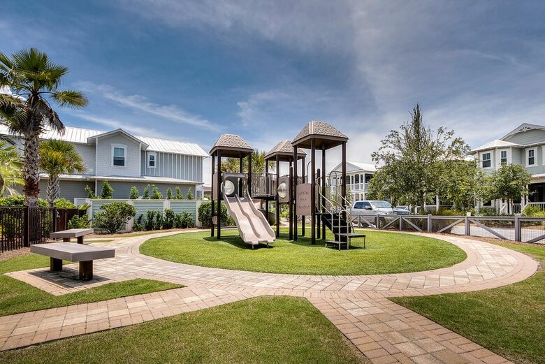 30-A house one mile from beach and Seaside - Seagrove Beach, Florida