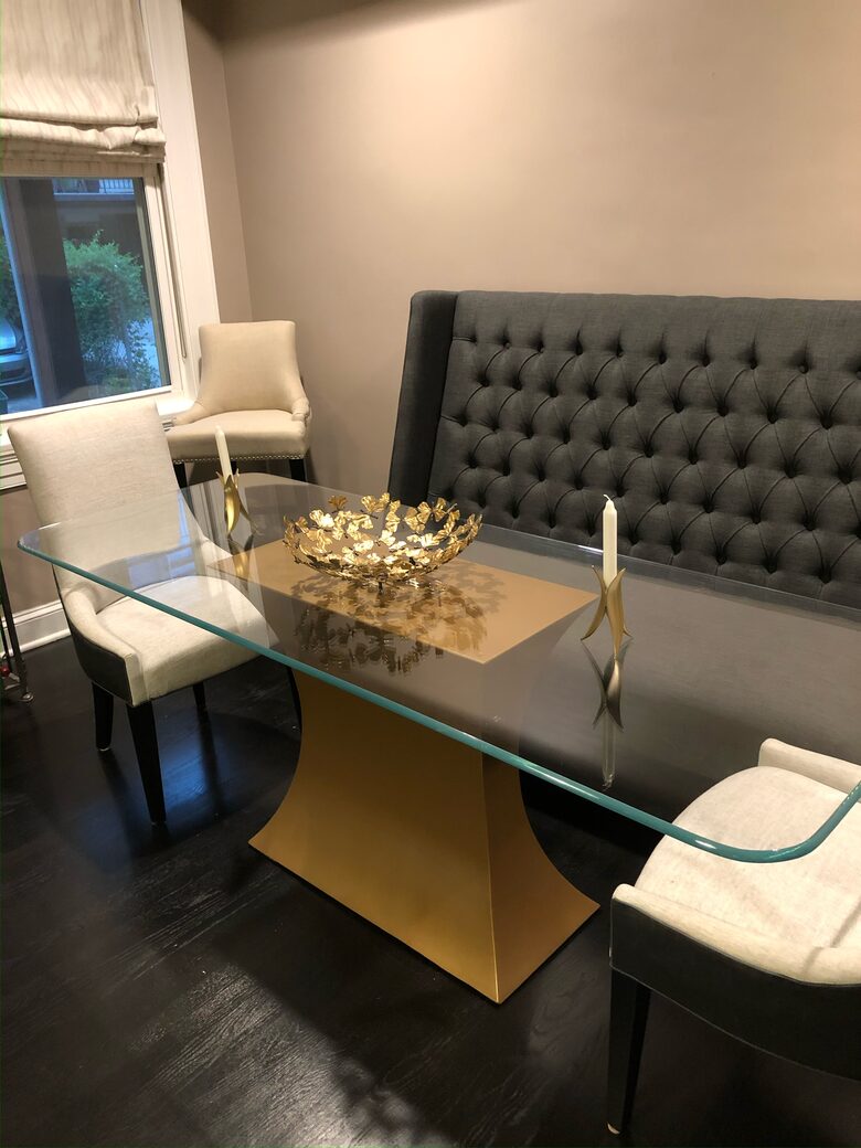 Kitchen eating area