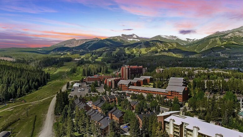 Village at Breckenridge - Ski-In/Ski-Out Peak 9 - Breckenridge, Colorado