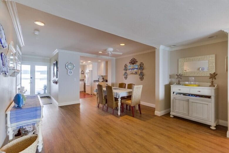 Ocean Front Luxury Beach Condo with Pool and Spa - Solana Beach, California
