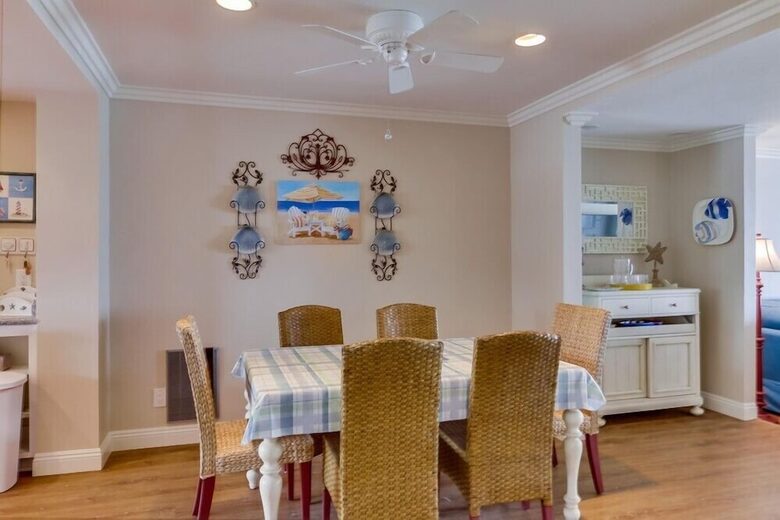 Ocean Front Luxury Beach Condo with Pool and Spa - Solana Beach, California