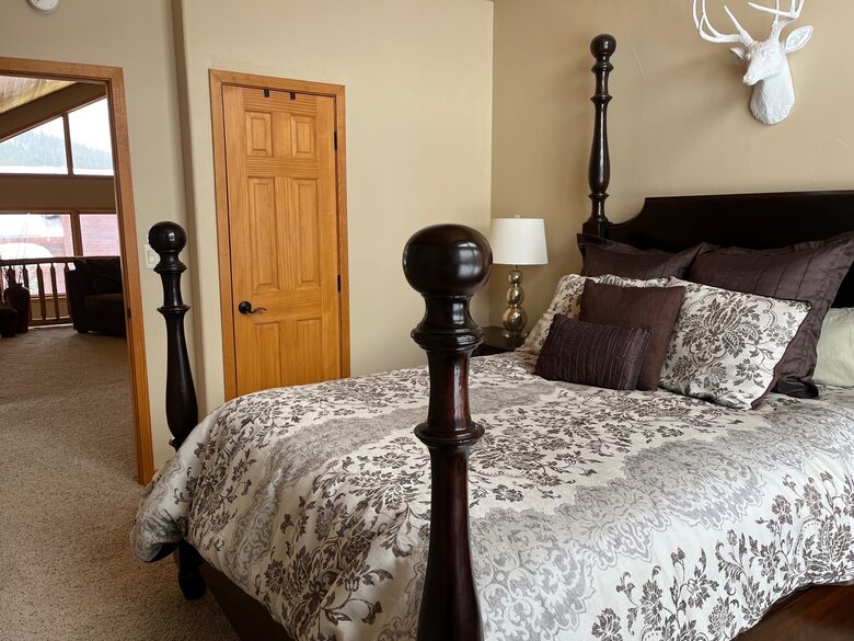 Luxury Slopeside Village Condo - Winter Park, Colorado