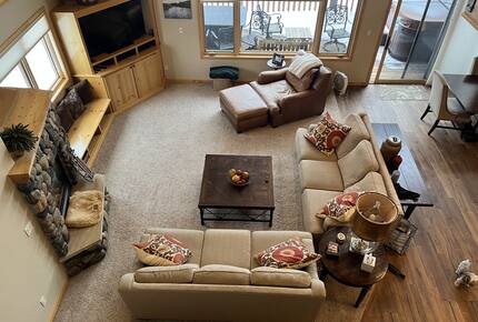 Luxury Slopeside Village Condo - Winter Park, Colorado