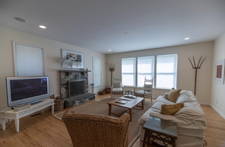 Hamptons Hideaway | Close to East Hampton Village and Beaches - East Hampton, New York