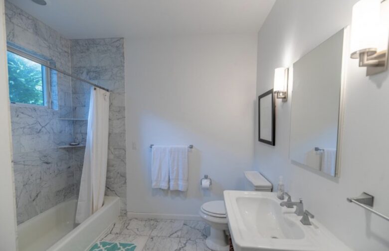 Hamptons Hideaway | Close to East Hampton Village and Beaches - East Hampton, New York