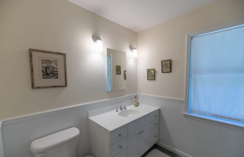 Hamptons Hideaway | Close to East Hampton Village and Beaches - East Hampton, New York