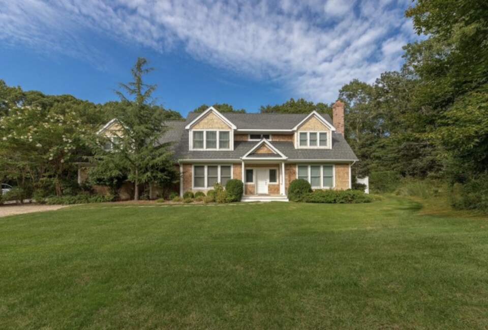 Hamptons Hideaway | Close to East Hampton Village and Beaches - East Hampton, New York