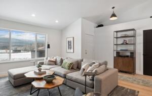 Whitefish 4-Acre Getaway | Hot Tub | Big Mountain Views - Whitefish, Montana