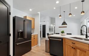 Whitefish 4-Acre Getaway | Hot Tub | Big Mountain Views - Whitefish, Montana