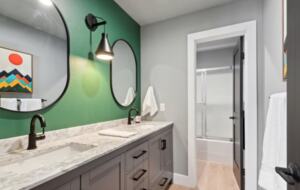 Whitefish 4-Acre Getaway | Hot Tub | Big Mountain Views - Whitefish, Montana