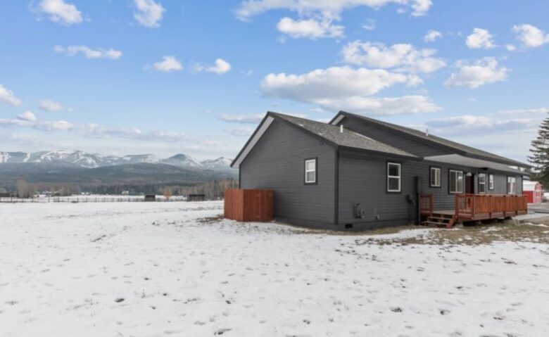 Whitefish 4-Acre Getaway | Hot Tub | Big Mountain Views - Whitefish, Montana