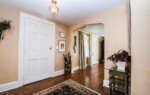 Charming New Canaan Cottage | Walking distance to town | About an hour from New York City by train - New Canaan, Connecticut