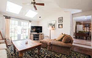 Charming New Canaan Cottage | Walking distance to town | About an hour from New York City by train - New Canaan, Connecticut