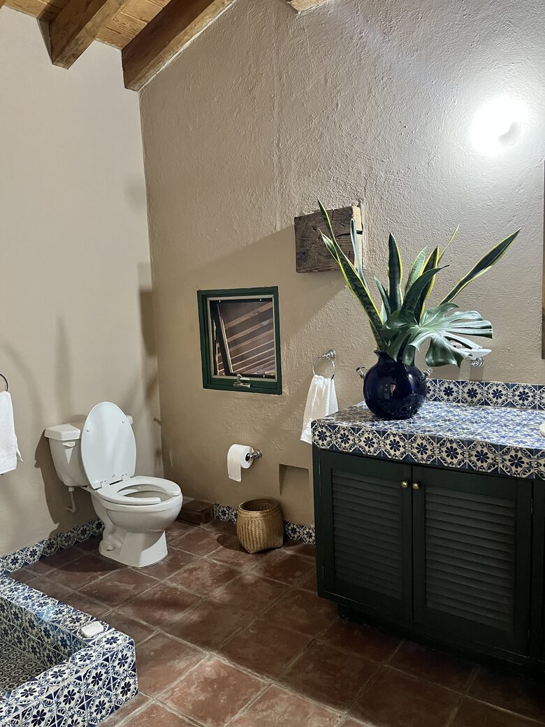 Modern Mexican | Meditarrean style with a Pickleball court, outdoor activities & near cultural sites - Malinalco, Mexico