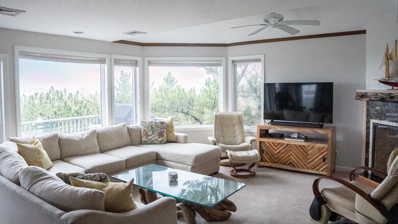 Dreamy Barnegat Light Oceanfront Shore Beach House - Barnegat Light, New Jersey