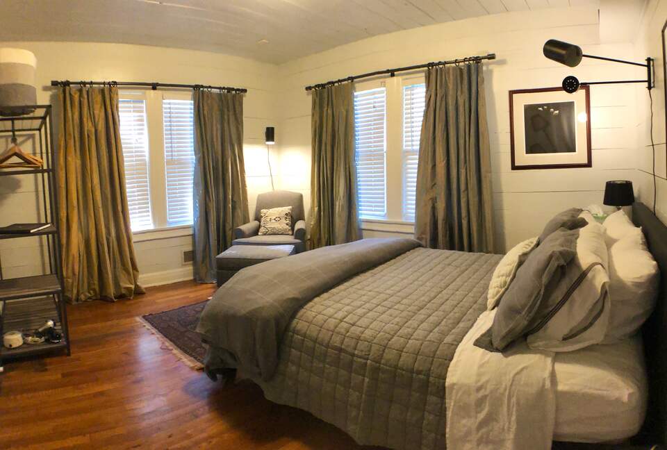 Travis Heights Charming Gem - Austin, Texas