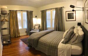 Travis Heights Charming Gem - Austin, Texas