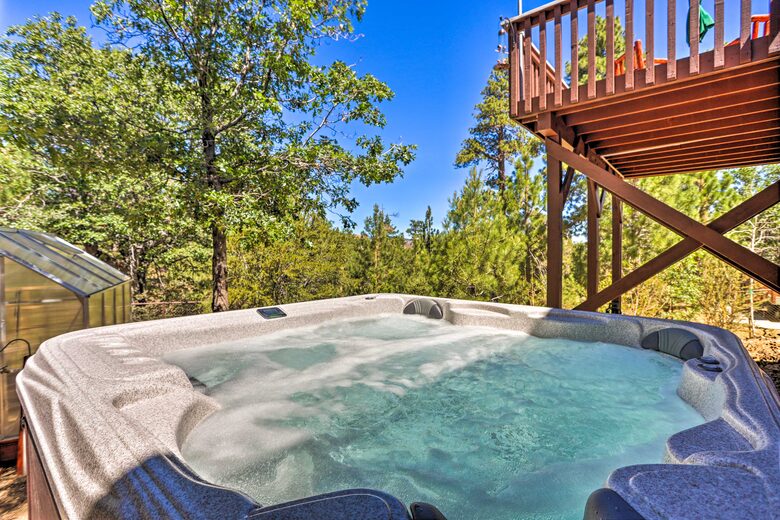 Rustic Mountain Retreat | Near Big Bear Lake! - Big Bear Lake, California