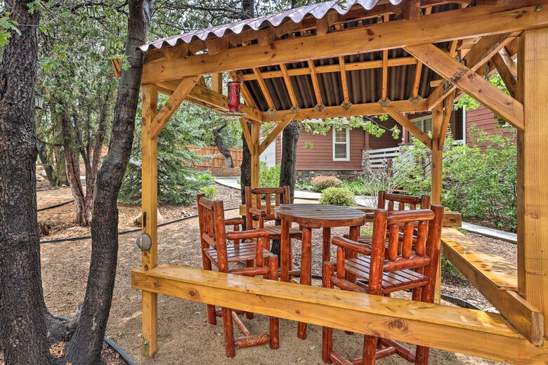 Rustic Mountain Retreat | Near Big Bear Lake! - Big Bear Lake, California