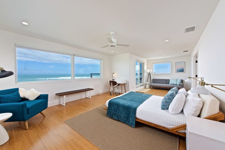 Oceanfront Estate in the Space Coast w/heated pool and 2 villas - Indialantic, Florida