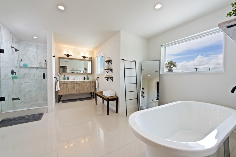 Oceanfront Estate in the Space Coast w/heated pool and 2 villas - Indialantic, Florida