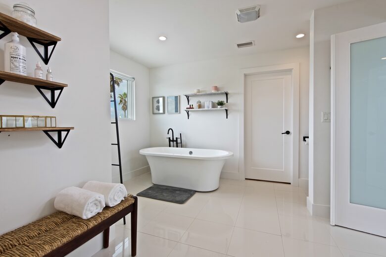 Oceanfront Estate in the Space Coast w/heated pool and 2 villas - Indialantic, Florida
